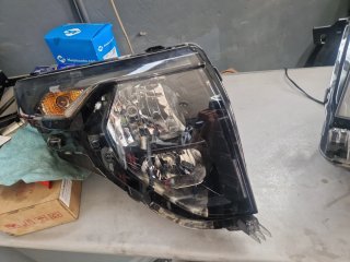 Faro Derecho Ford Transit Courier