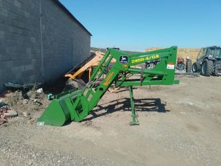 Pala Cargadora John Deere 2450-4/D.II