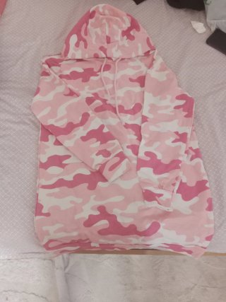 Sudadera con capucha estampado camuflaje