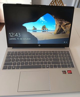 Portátil HP 15.6 Ryzen 7 32GB RAM 1TB SSD