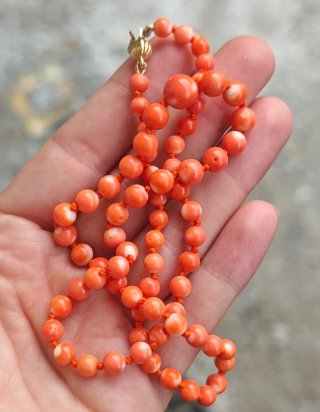 Collana in corallo arancione Cerasuolo Momo Japan