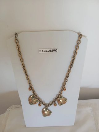 Collar Vintage con Detalles en Oro Viejo