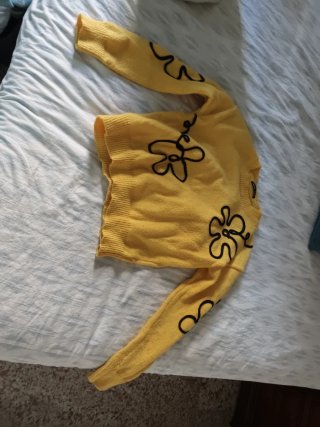 Jersey Amarillo con Estampado Floral