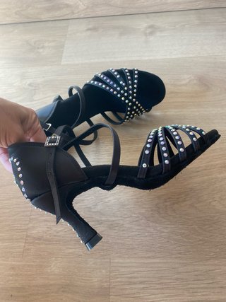 Zapatos de baile negros con brillantes