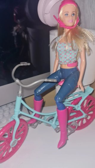 Muñeca Barbie con Bicicleta
