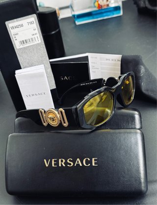 Gafas Versace con lunas amarillas. Limited edition