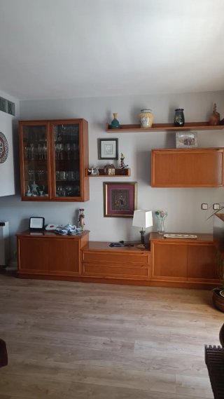 Conjunto de muebles de salón de madera