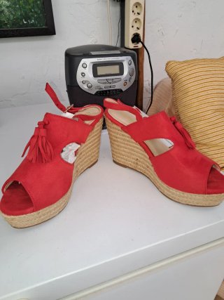Sandalias de cuña rojas talla 39