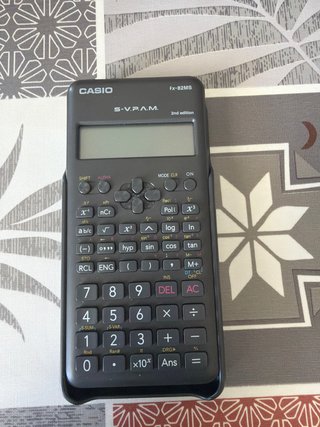 Calculadora Casio fx-82MS