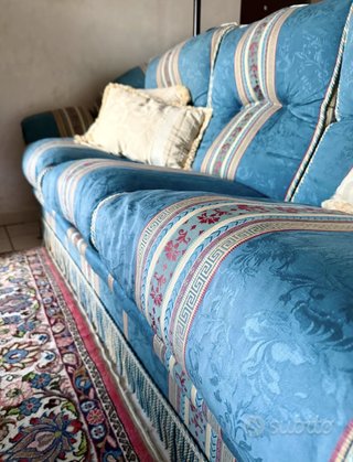 Set di divani classici 3+2 acquistati da Barraja