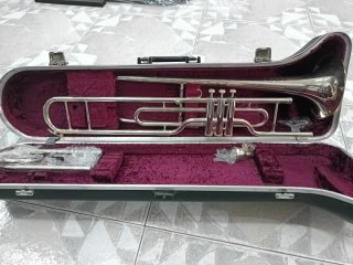 Trombón de pistones Rott 1212S Plateado