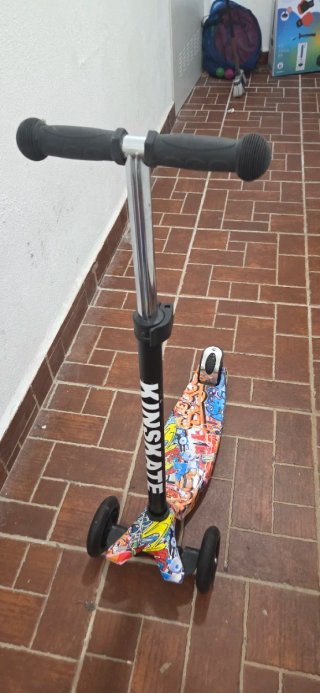 Patinete,le falta una tuerca en la rueda,peefecto