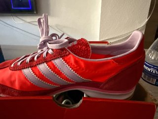 Zapatillas Adidas Rojas y Moradas