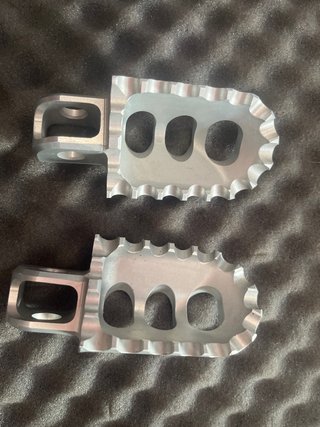 Estriberas Titanio Montesa Cota HRC