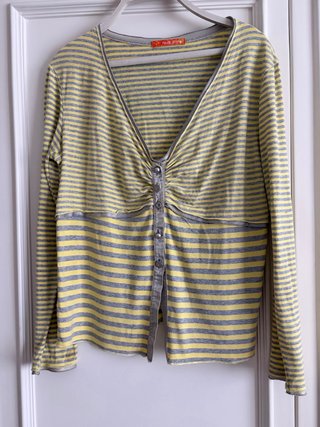 Jersey de rayas amarillo y gris