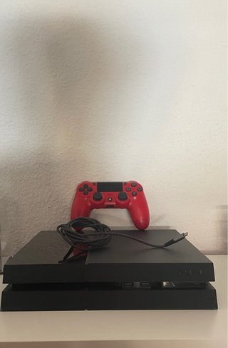 PlayStation 4 (PS4) con mando