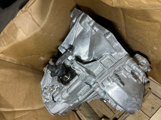 Caja de cambios, 9834798480 y 20R104