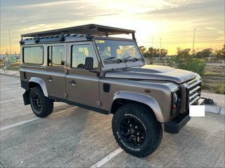 Land Rover Defender 2010