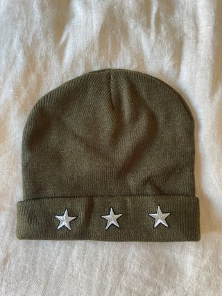 Gorro Stradivarius verde militar