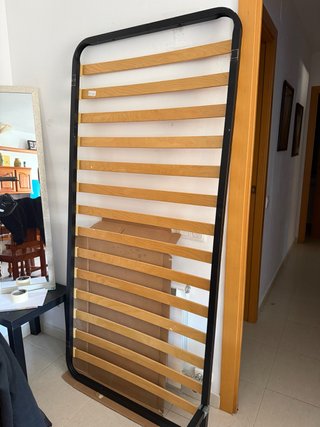 Somier de láminas con estructura metálica