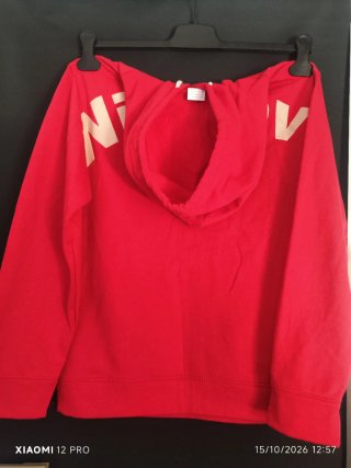 Sudadera Roja con Capucha