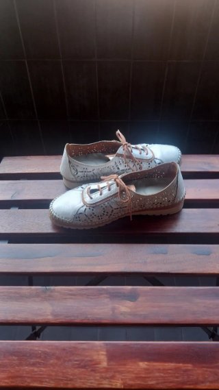 Zapatos de mujer calados