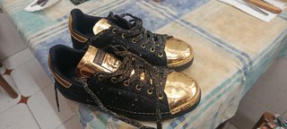 Zapatillas Adidas Stan Smith Negro y Dorado