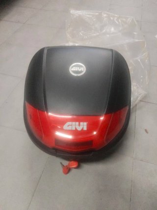 Baúl GIVI 34 Litros para Moto