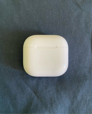 AirPods 4 Apple