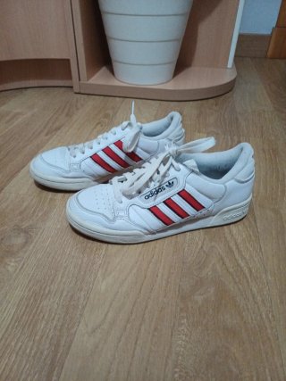 Zapatillas adidas Blancas y Rojas