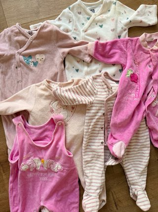 Lote de 5 Pijamas para Bebé y un saquito