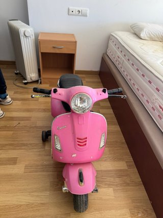 Moto Eléctrica Infantil Vespa Rosa