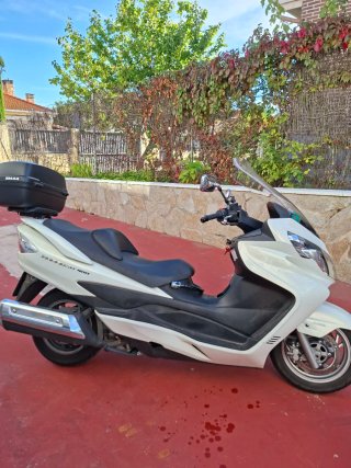 Suzuki Burgman 400 ABS