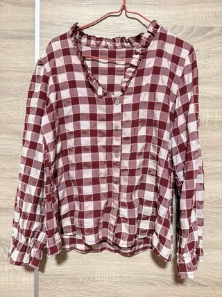 Camisa de cuadros roja y blanca