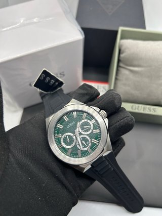 Reloj Guess con Esfera Verde