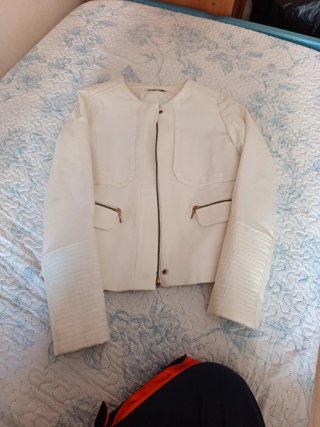 Blazer color crema