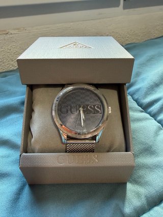 Reloj Guess Plateado