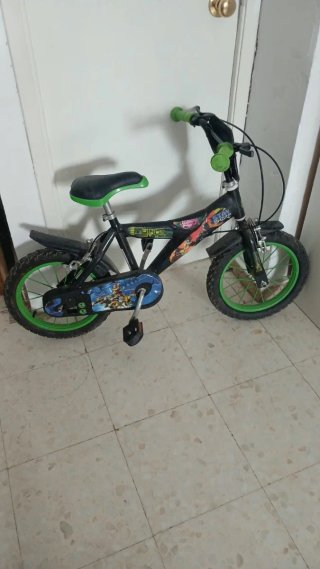 Bicicleta Infantil Negra y Verde