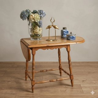 Mesa Auxiliar Francesa Antigua con Alas