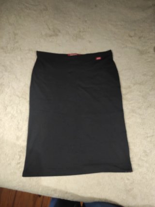 Falda negra SIXTY talla M con bajo ajustable