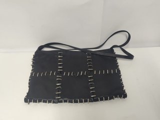 Bolso Lupo Barcelona Negro con Detalles Metálicos