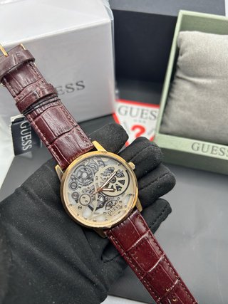 Reloj Guess Esqueleto con Correa de Piel