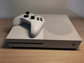 Xbox One S Blanca