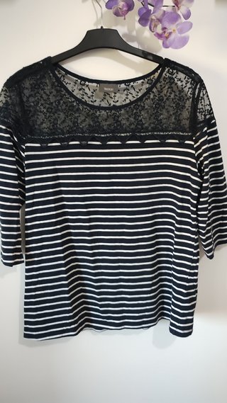 Camiseta Yessica Rayas con Encaje Talla L