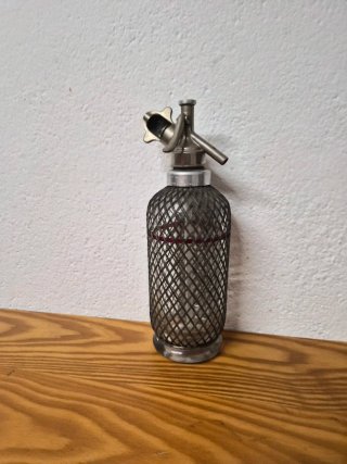 Sifón Antiguo con Rejilla Metálica