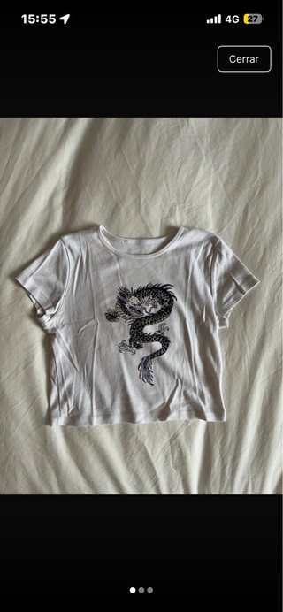 Camiseta corta blanca con estampado de dragón