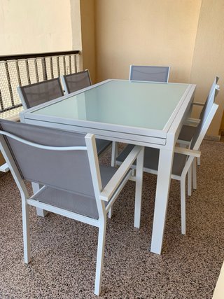 Conjunto de mesa y 6 sillas de aluminio