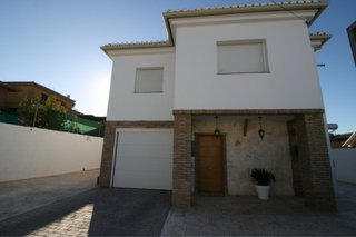 CHALET INDEPENDIENTE EN ALQUILER DE TEMPORADA – UR