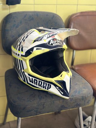 Casco Airoh Wraap