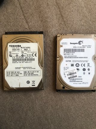 2 Discos Duros Mecánicos (256GB y 500GB)